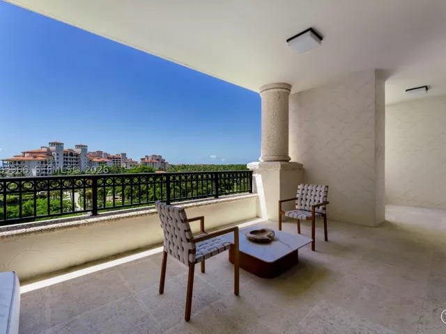 5-bedroom condo for sale in Miami Beach - 7061 Fisher Island Dr 7061 - MondialRealty