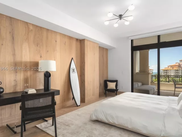5-bedroom condo for sale in Miami Beach - 7061 Fisher Island Dr 7061 - MondialRealty