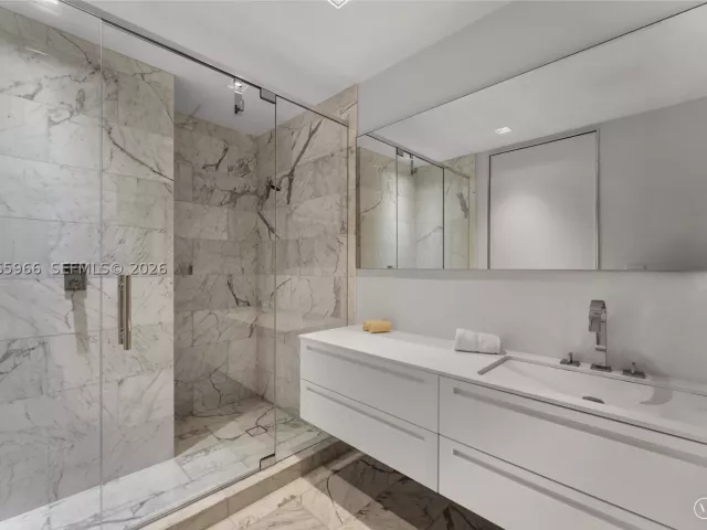 5-bedroom condo for sale in Miami Beach - 7061 Fisher Island Dr 7061 - MondialRealty
