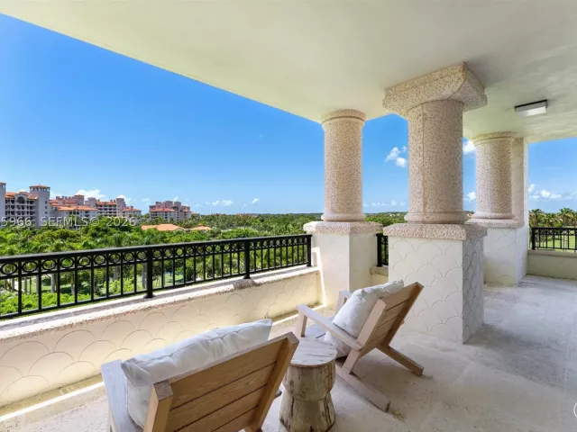 5-bedroom condo for sale in Miami Beach - 7061 Fisher Island Dr 7061 - MondialRealty
