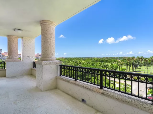 5-bedroom condo for sale in Miami Beach - 7061 Fisher Island Dr 7061 - MondialRealty