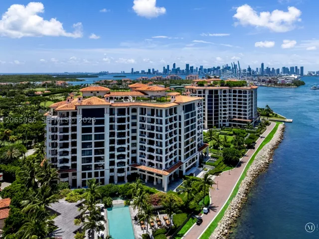 5-bedroom condo for sale in Miami Beach - 7061 Fisher Island Dr 7061 - MondialRealty