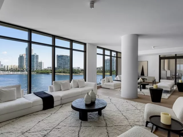 5-bedroom condo for sale in Miami Beach - 7061 Fisher Island Dr 7061 - MondialRealty