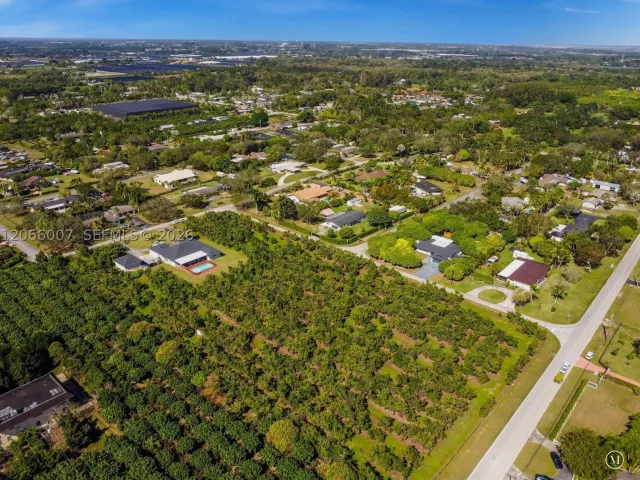 4-bedroom home for sale in Homestead - 23505 SW 153rd Ave - MondialRealty