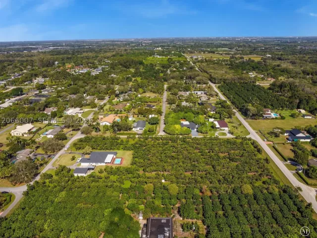 4-bedroom home for sale in Homestead - 23505 SW 153rd Ave - MondialRealty