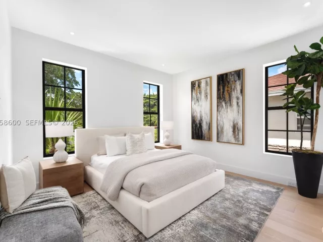 4-bedroom home for sale in Miami - 3372 Charles Ave - MondialRealty