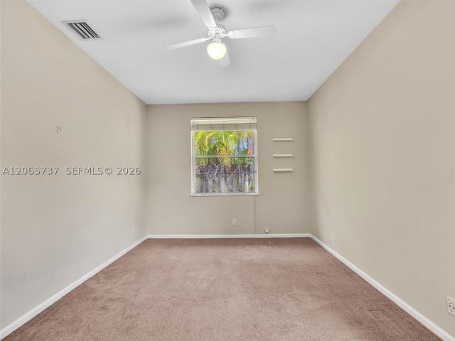 4-bedroom home for rent in Cooper City - 11335 Lake Shore Dr - MondialRealty