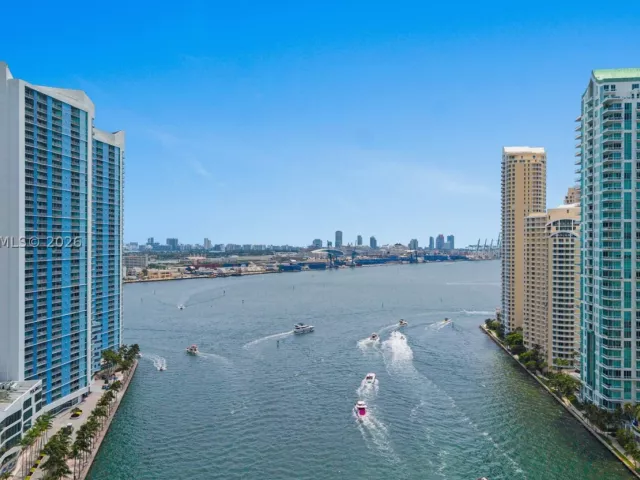 2-bedroom condo for sale in Miami - 325 S Biscayne Blvd 3421 - MondialRealty