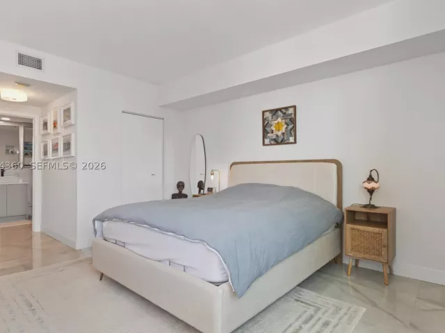 2-bedroom condo for sale in Miami - 325 S Biscayne Blvd 3421 - MondialRealty