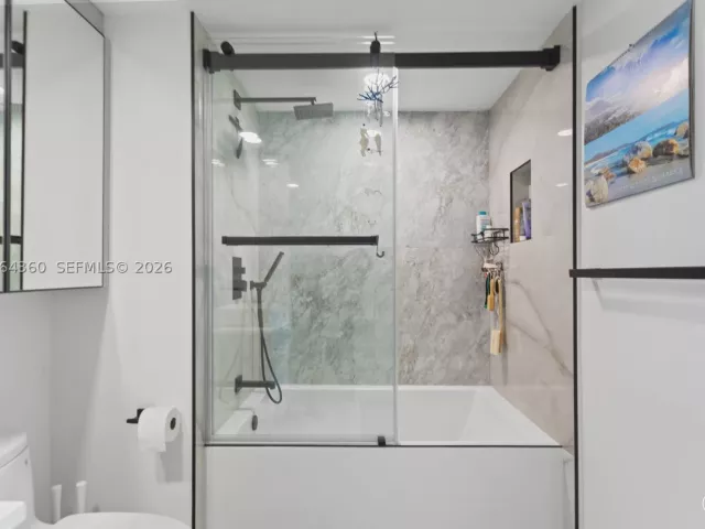 2-bedroom condo for sale in Miami - 325 S Biscayne Blvd 3421 - MondialRealty