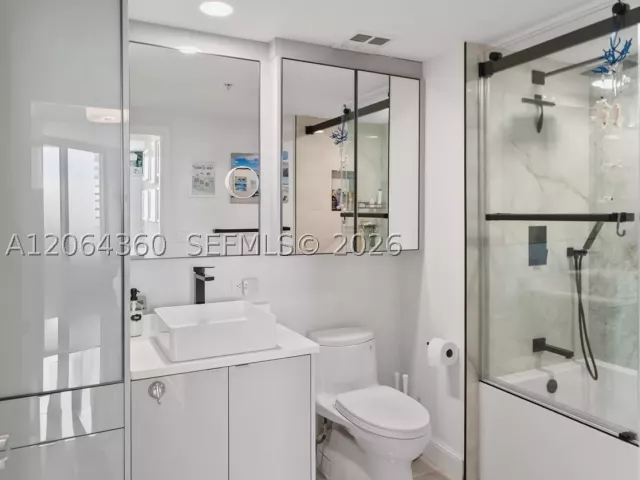 2-bedroom condo for sale in Miami - 325 S Biscayne Blvd 3421 - MondialRealty