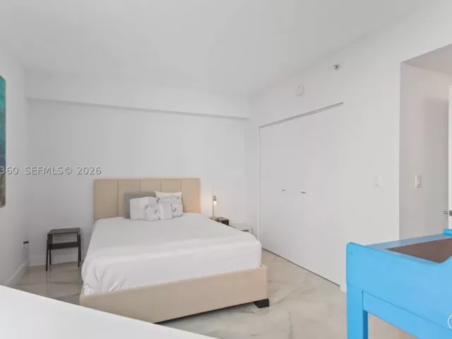 2-bedroom condo for sale in Miami - 325 S Biscayne Blvd 3421 - MondialRealty