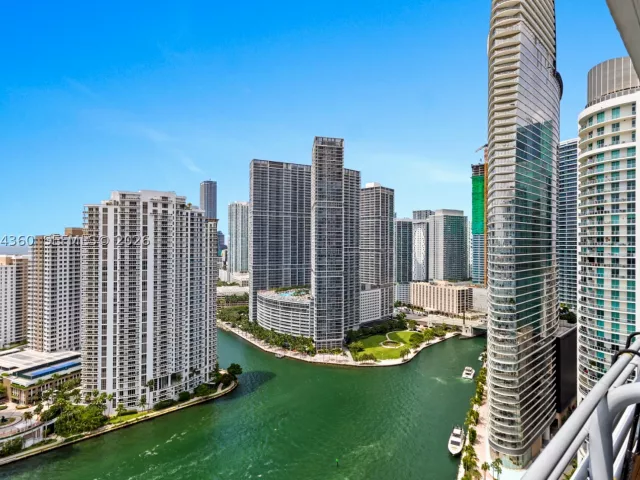 2-bedroom condo for sale in Miami - 325 S Biscayne Blvd 3421 - MondialRealty