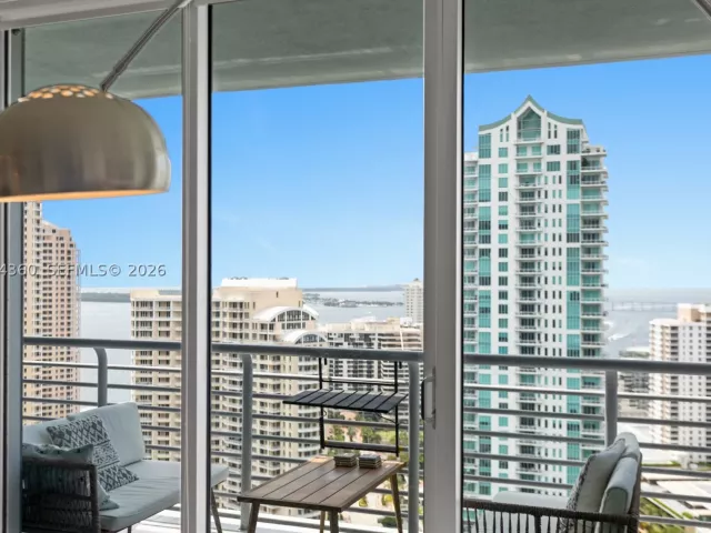 2-bedroom condo for sale in Miami - 325 S Biscayne Blvd 3421 - MondialRealty
