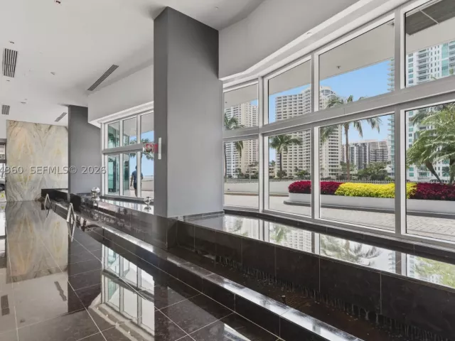 2-bedroom condo for sale in Miami - 325 S Biscayne Blvd 3421 - MondialRealty
