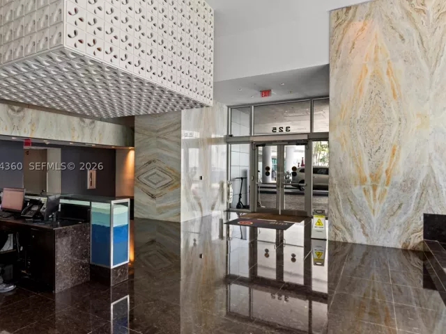 2-bedroom condo for sale in Miami - 325 S Biscayne Blvd 3421 - MondialRealty