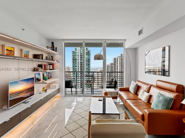 2-bedroom condo for sale in Miami - 325 S Biscayne Blvd 3421 - MondialRealty