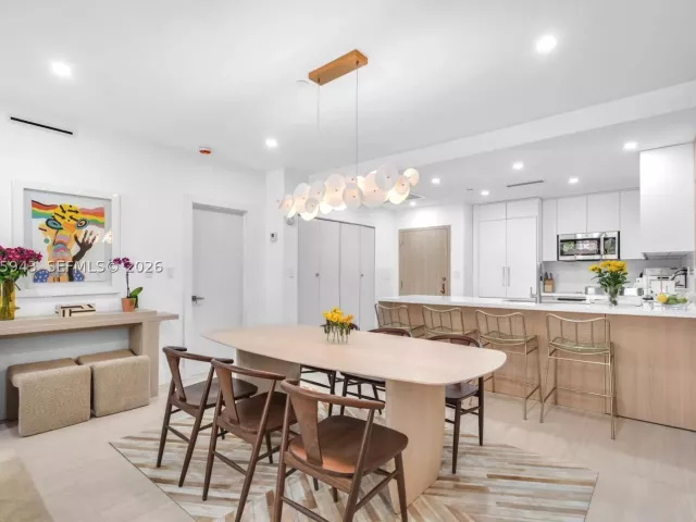 2-bedroom condo for rent in Key Biscayne - 151 Crandon Blvd 138 - MondialRealty