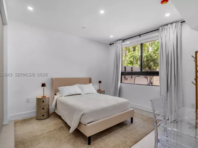 2-bedroom condo for rent in Key Biscayne - 151 Crandon Blvd 138 - MondialRealty