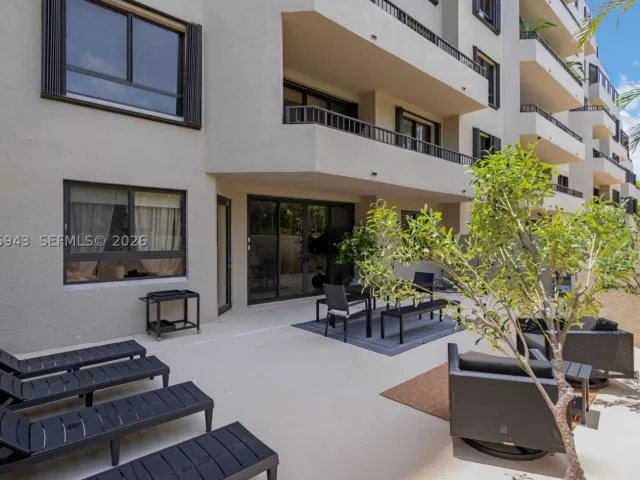 2-bedroom condo for rent in Key Biscayne - 151 Crandon Blvd 138 - MondialRealty