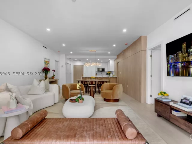 2-bedroom condo for rent in Key Biscayne - 151 Crandon Blvd 138 - MondialRealty