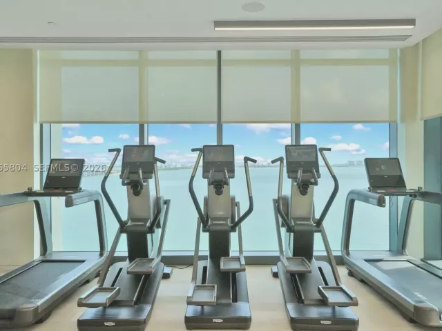 3-bedroom condo for sale in Miami - 3131 NE 7th Ave 4404 - MondialRealty
