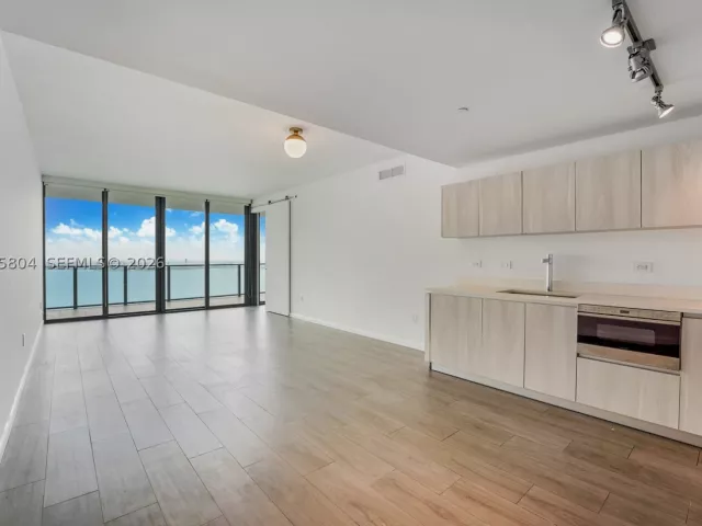 3-bedroom condo for sale in Miami - 3131 NE 7th Ave 4404 - MondialRealty