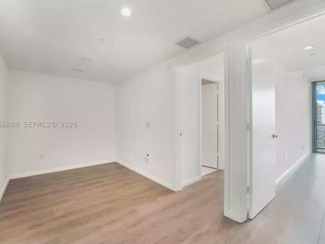 3-bedroom condo for sale in Miami - 3131 NE 7th Ave 4404 - MondialRealty