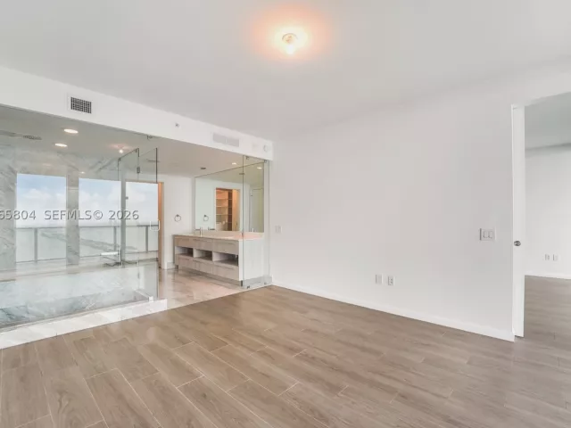3-bedroom condo for sale in Miami - 3131 NE 7th Ave 4404 - MondialRealty