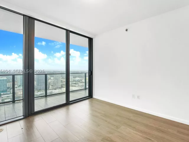 3-bedroom condo for sale in Miami - 3131 NE 7th Ave 4404 - MondialRealty