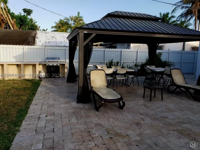 4-bedroom home for rent in Miami - 8811 SW 54th Ter 8811 - MondialRealty