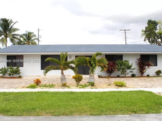4-bedroom home for rent in Miami - 8811 SW 54th Ter 8811 - MondialRealty
