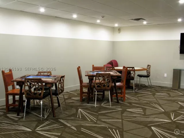 1-bedroom condo for rent in Miami Beach - 5701 Collins Ave 808 - MondialRealty