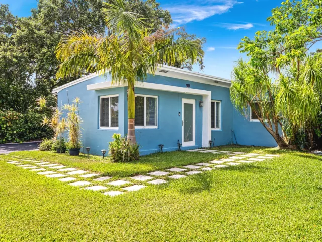 3-bedroom home for rent in Fort Lauderdale - 3305 SW 15th Street - MondialRealty