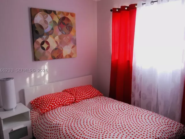 7-bedroom home for rent in Miami - 1435 SW 82nd Pl N/A - MondialRealty