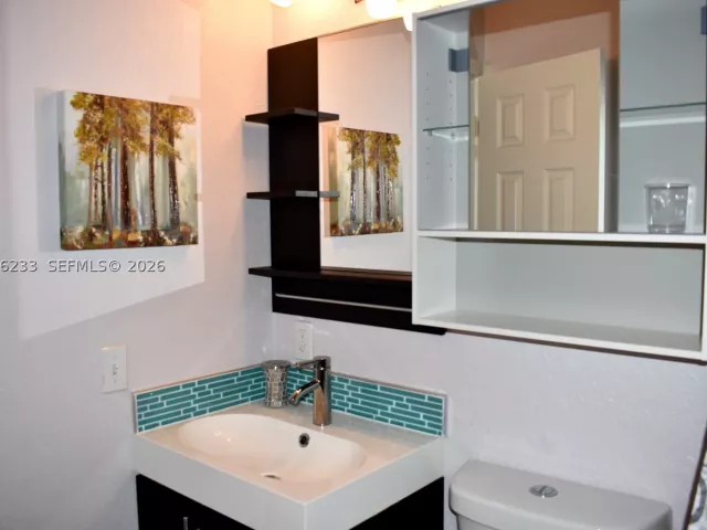 7-bedroom home for rent in Miami - 1435 SW 82nd Pl N/A - MondialRealty