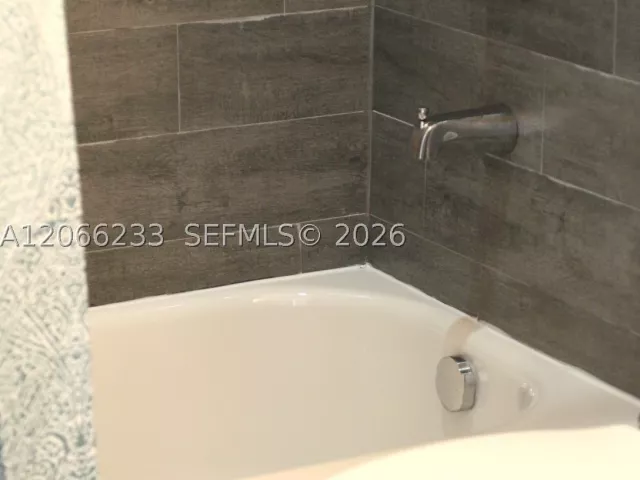 7-bedroom home for rent in Miami - 1435 SW 82nd Pl N/A - MondialRealty