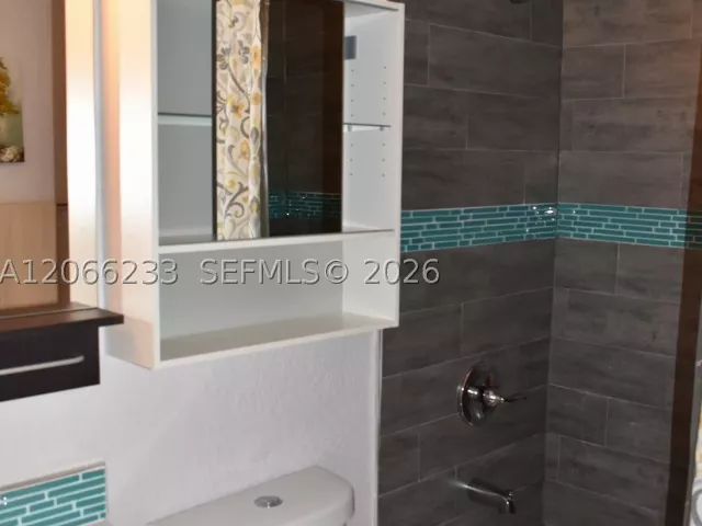 7-bedroom home for rent in Miami - 1435 SW 82nd Pl N/A - MondialRealty