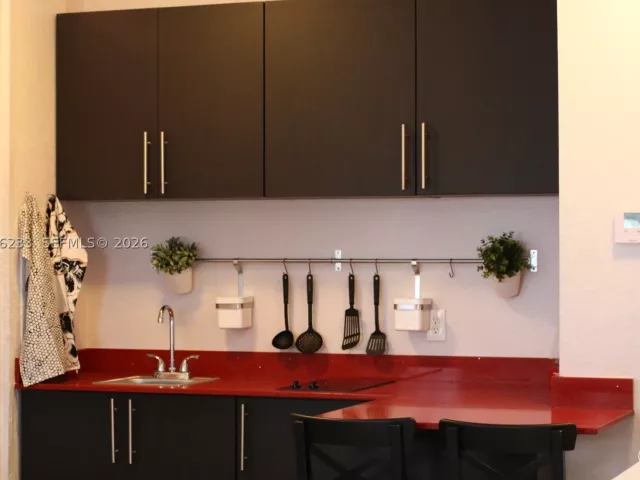 7-bedroom home for rent in Miami - 1435 SW 82nd Pl N/A - MondialRealty