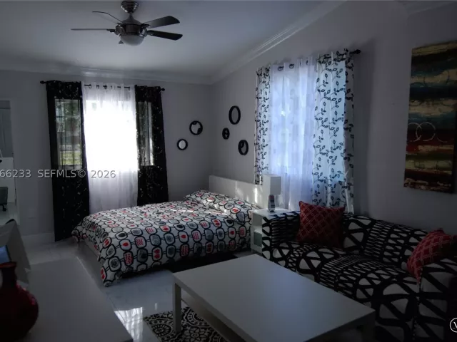 7-bedroom home for rent in Miami - 1435 SW 82nd Pl N/A - MondialRealty