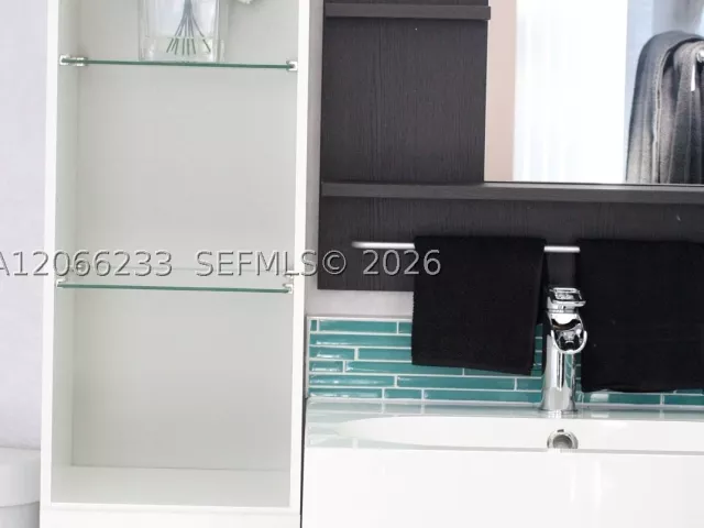 7-bedroom home for rent in Miami - 1435 SW 82nd Pl N/A - MondialRealty