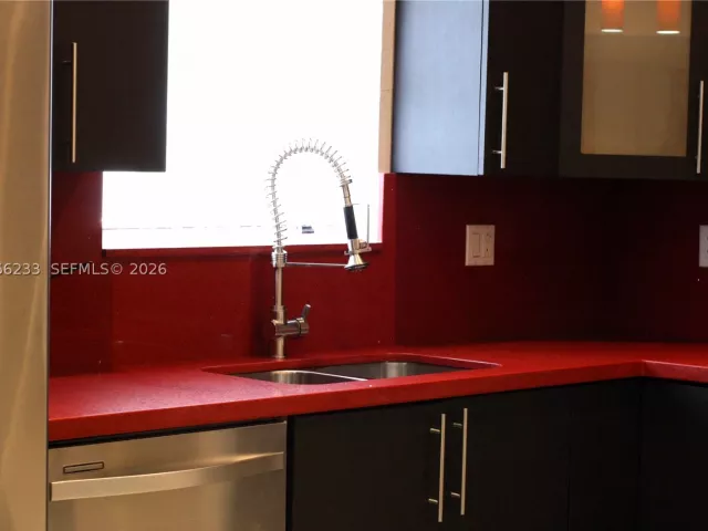 7-bedroom home for rent in Miami - 1435 SW 82nd Pl N/A - MondialRealty