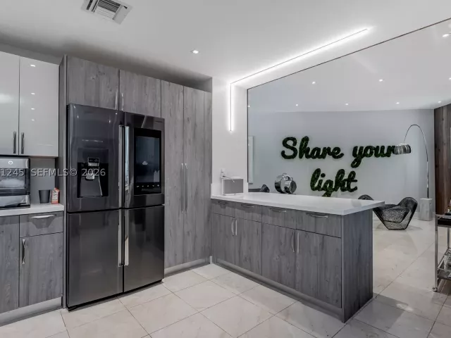 4-bedroom home for sale in Aventura - 18460 NE 30th Ave 18460 - MondialRealty