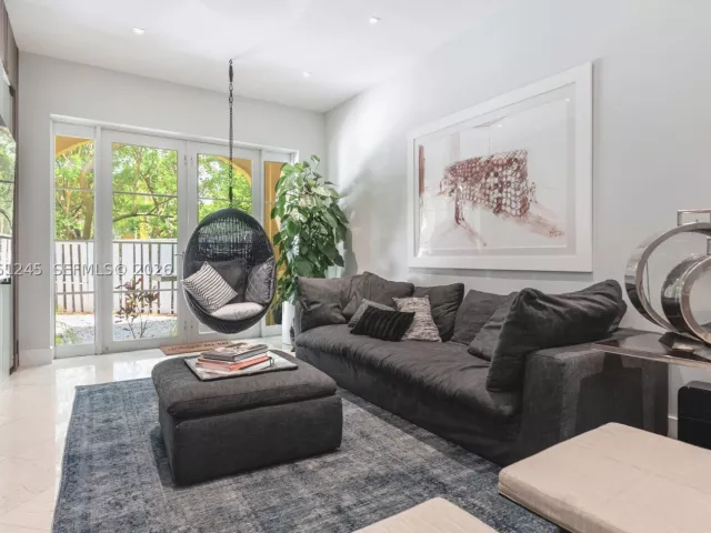 4-bedroom home for sale in Aventura - 18460 NE 30th Ave 18460 - MondialRealty