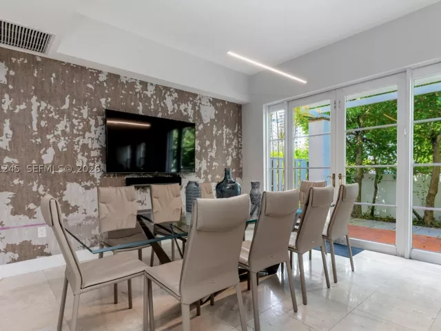 4-bedroom home for sale in Aventura - 18460 NE 30th Ave 18460 - MondialRealty