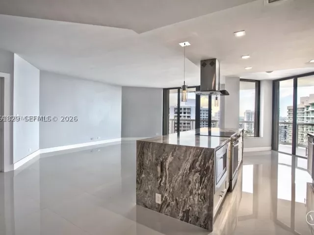 2-bedroom condo for rent in Aventura - 20191 E Country Club Dr 2703 - MondialRealty
