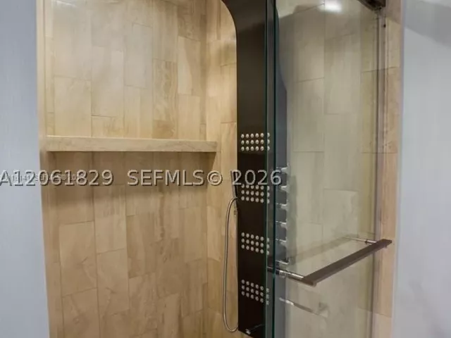 2-bedroom condo for rent in Aventura - 20191 E Country Club Dr 2703 - MondialRealty