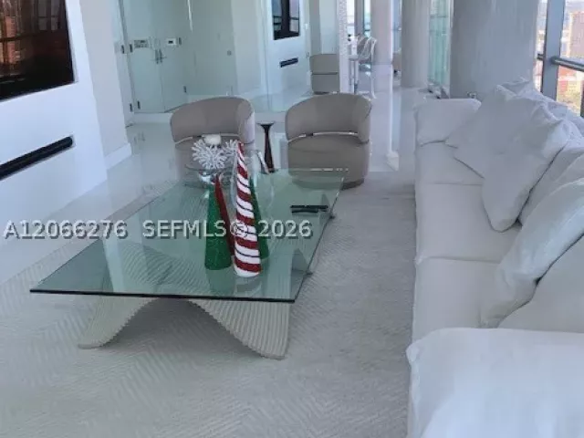 4-bedroom condo for sale in Sunny Isles Beach - 17121 Collins Ave 2808 - MondialRealty