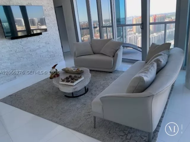 4-bedroom condo for sale in Sunny Isles Beach - 17121 Collins Ave 2808 - MondialRealty