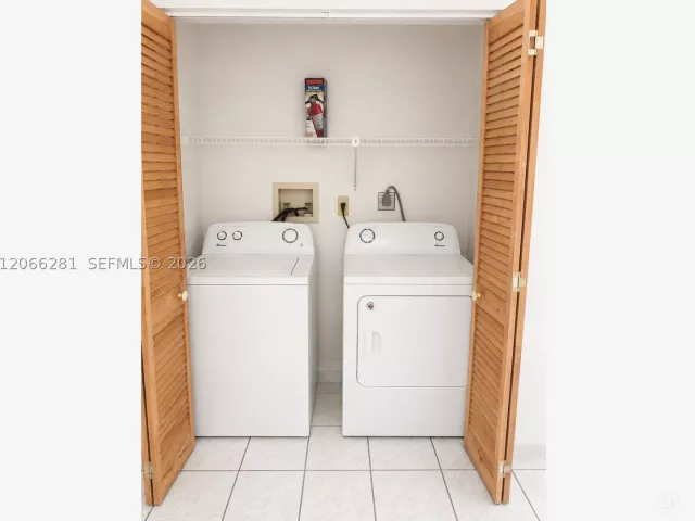 3-bedroom home for sale in Miami - 12706 SW 145th St - MondialRealty
